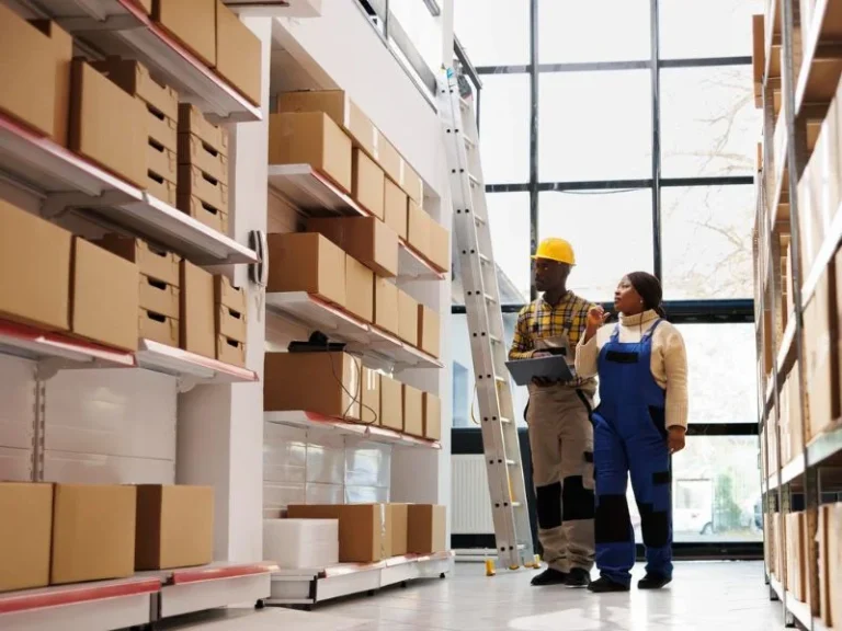 Keuntungan Sewa vs Bangun Gudang untuk Ekspansi di Surabaya