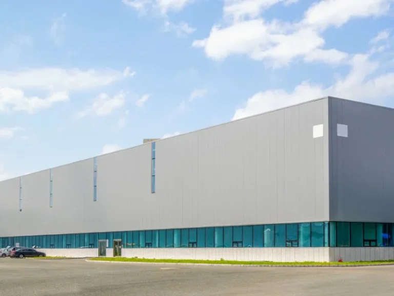 Ruko vs Gudang Profesional-Kenapa Brand Besar Lebih Memilih Kompleks Pergudangan