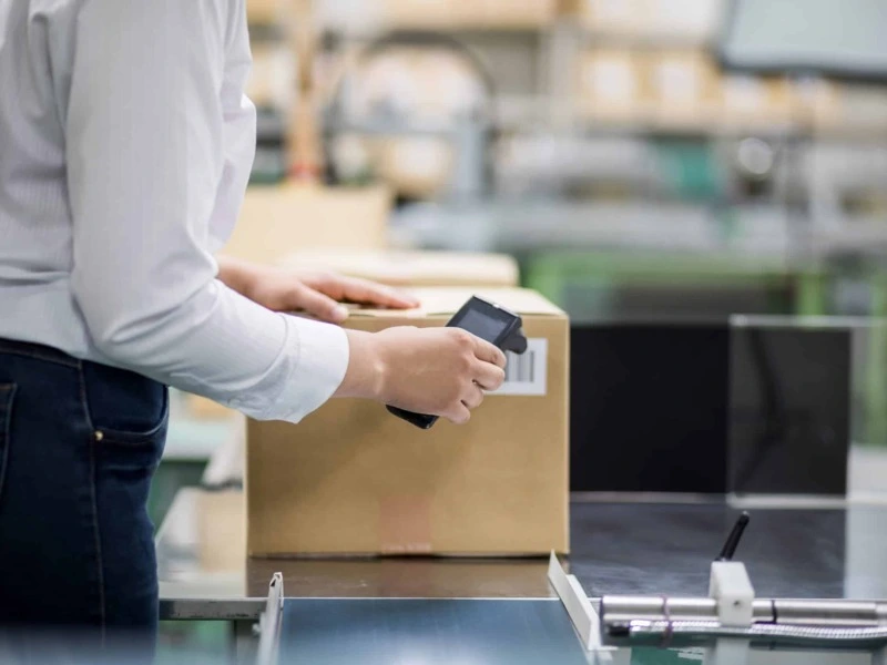 Implementasi RFID di Gudang Modern untuk Efisiensi Operasional